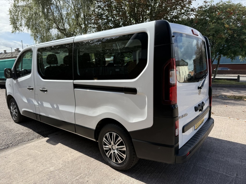 VAUXHALL VIVARO