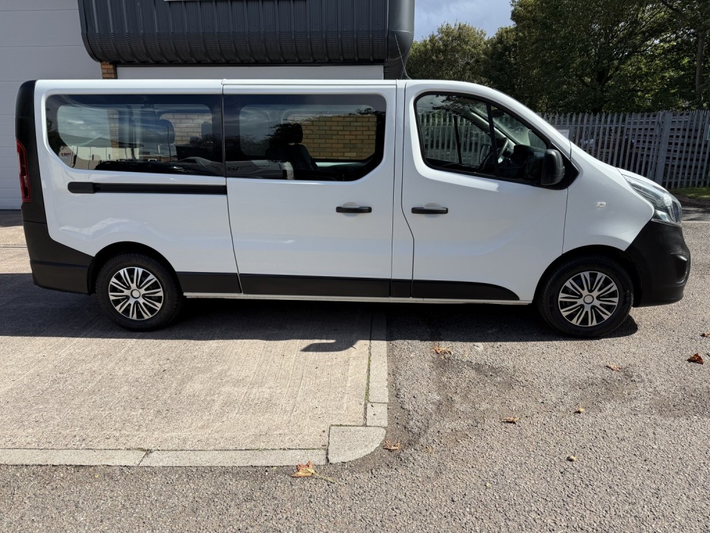 VAUXHALL VIVARO
