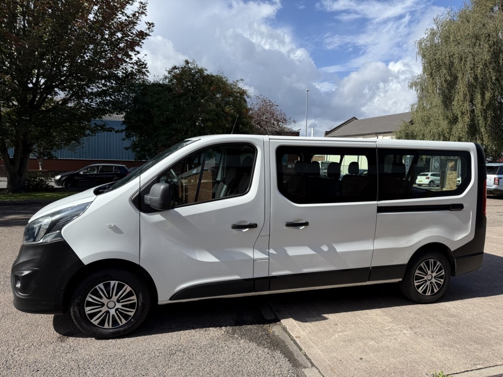 VAUXHALL VIVARO