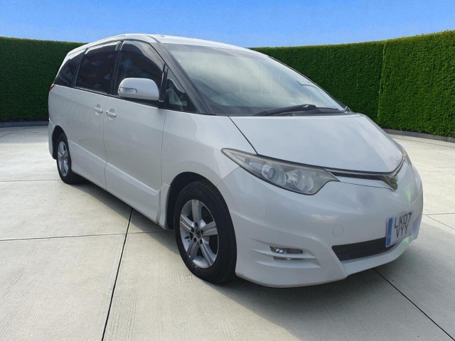 TOYOTA ESTIMA 2.4 Petrol Automatic