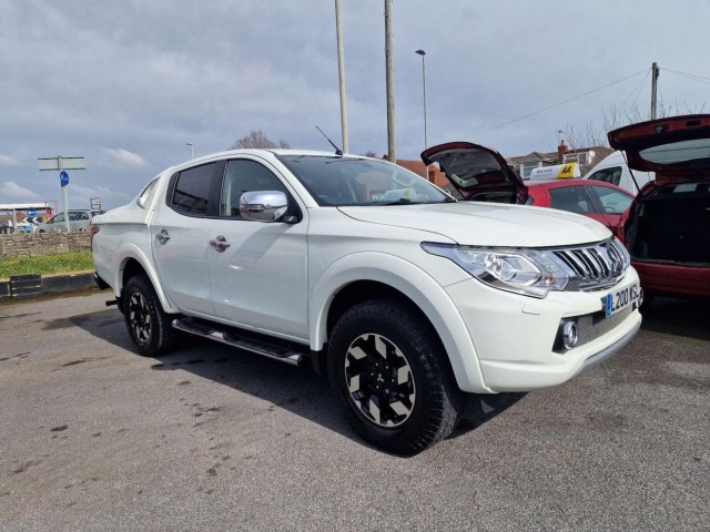 MITSUBISHI L200