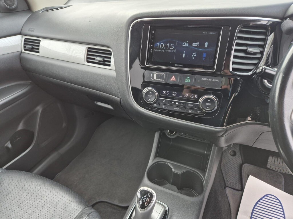 MITSUBISHI OUTLANDER