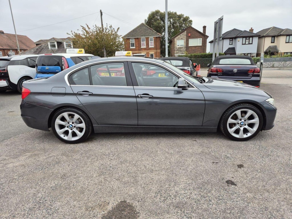 BMW 3 SERIES