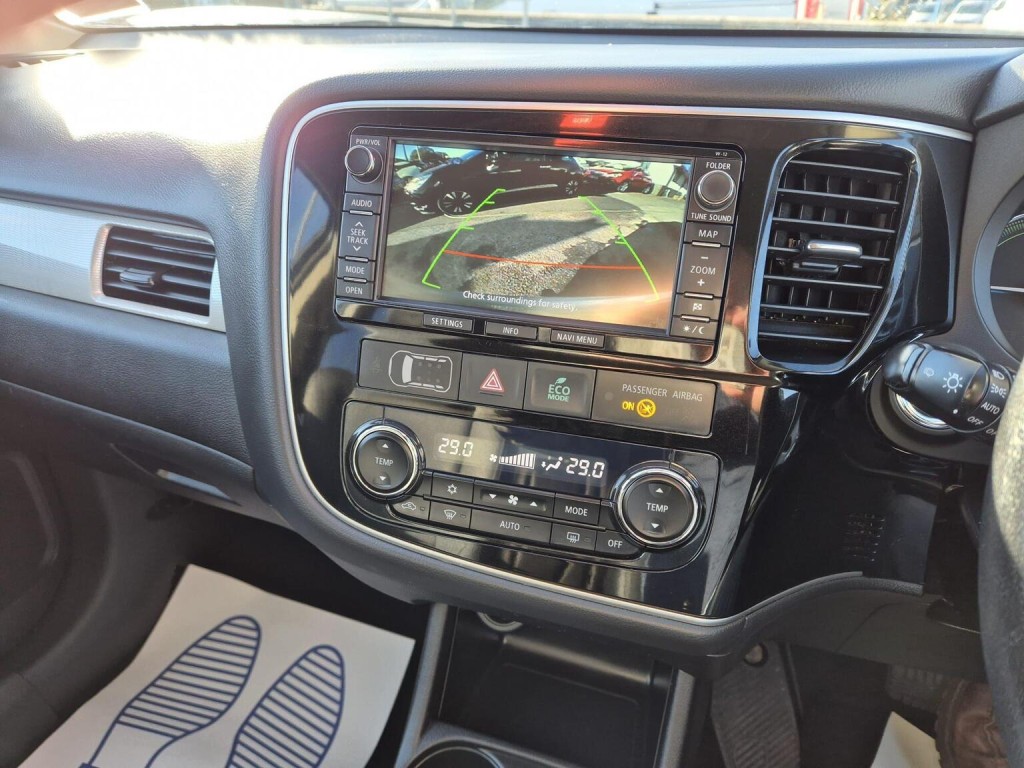 MITSUBISHI OUTLANDER