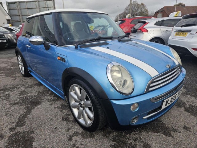 MINI HATCH
