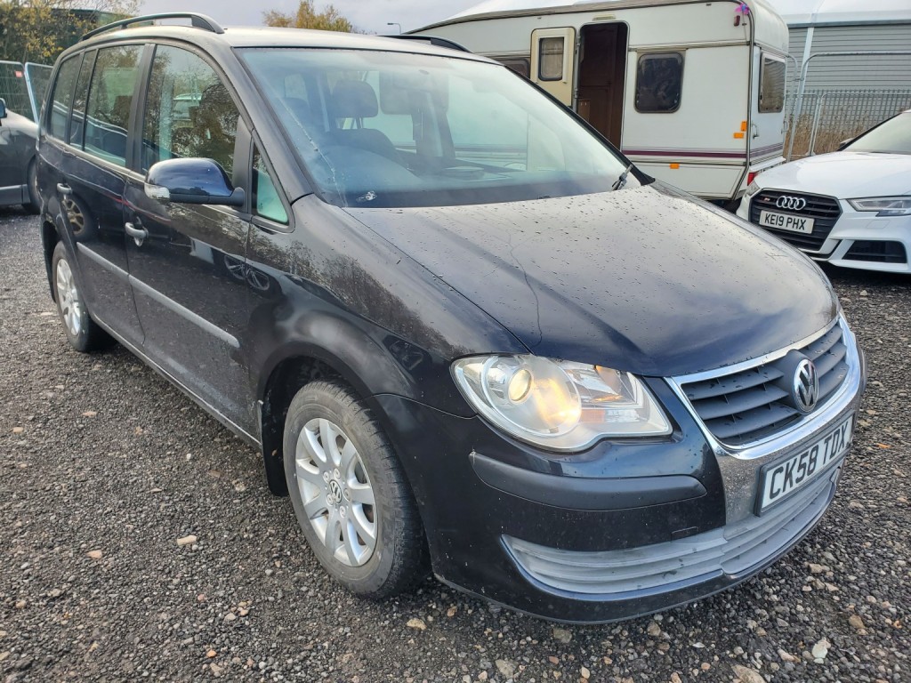 VOLKSWAGEN TOURAN 1.6 S