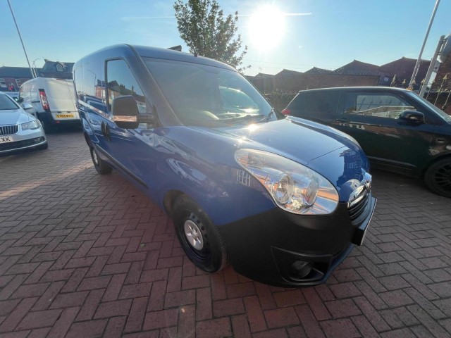 VAUXHALL COMBO 1.6 CDTi 2000 16v Tecshift FWD L1 H1 (s/s) 3dr