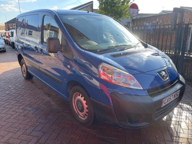 PEUGEOT EXPERT 2.0 HDi L1 H1 4dr