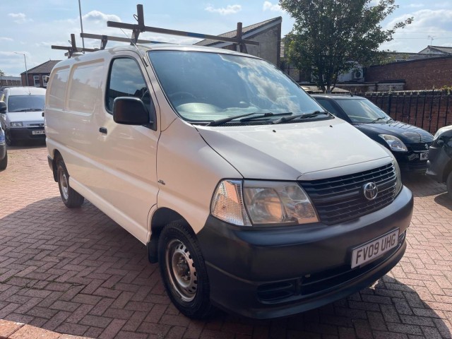 TOYOTA HIACE 2.5 280 D-4D RWD L1 H1 4dr a/c