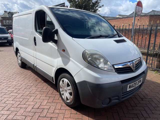 VAUXHALL VIVARO 2.0 2700 CDTi FWD L1 4dr