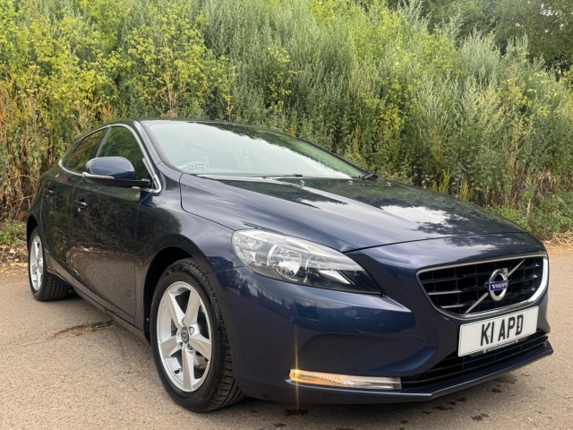 VOLVO V40