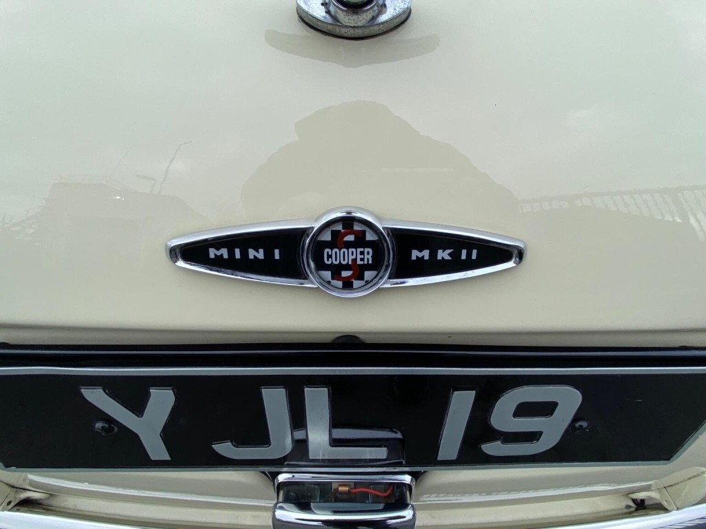 AUSTIN MINI