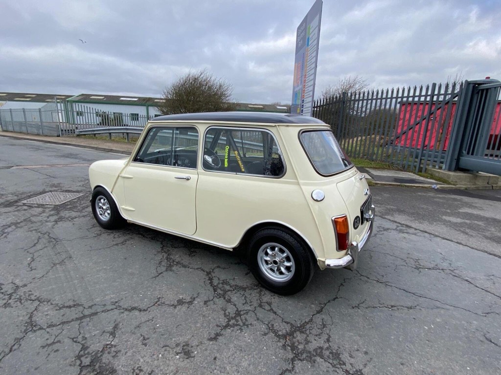 AUSTIN MINI
