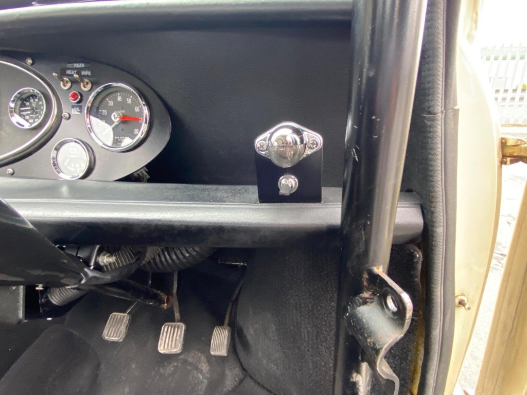 AUSTIN MINI