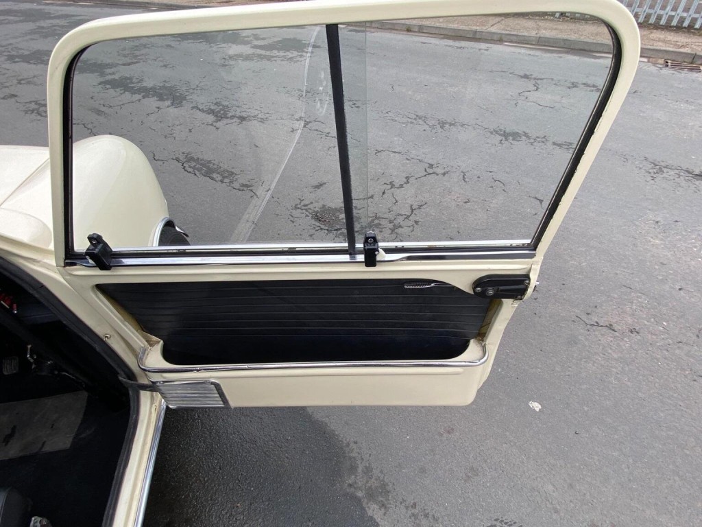 AUSTIN MINI