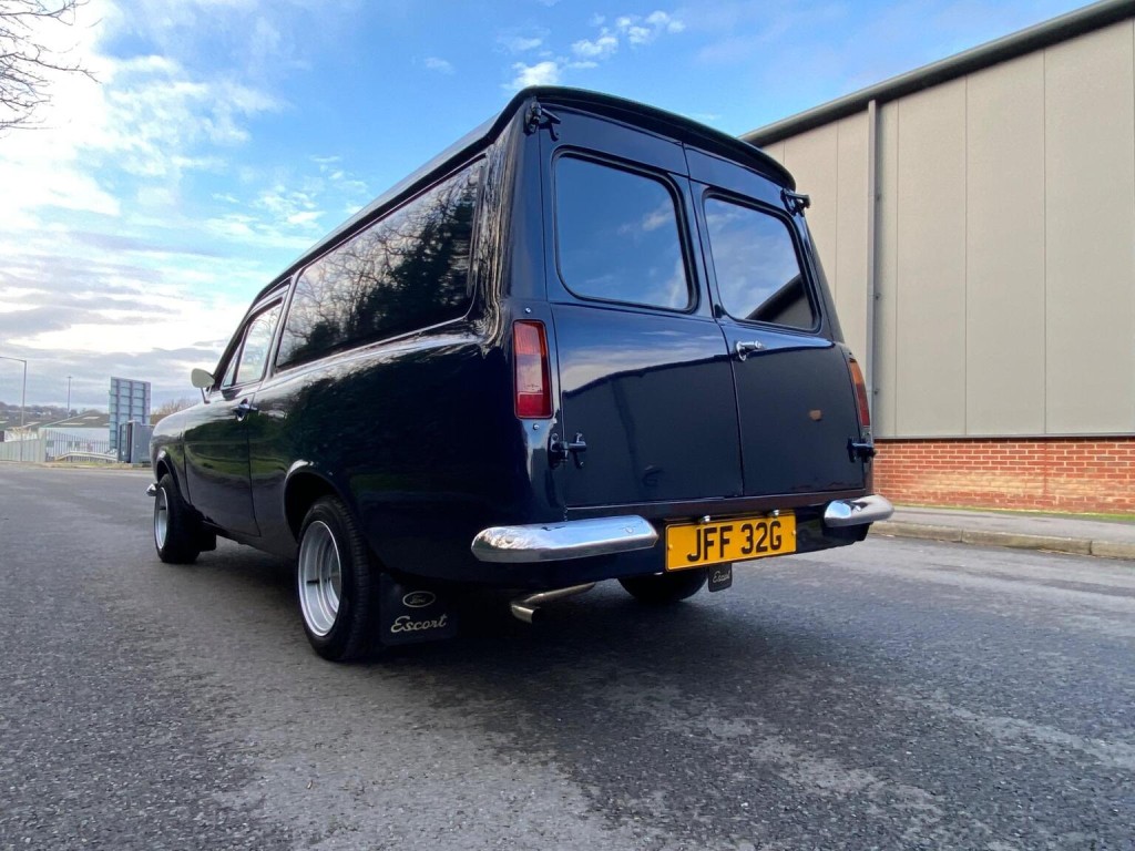 FORD ESCORT