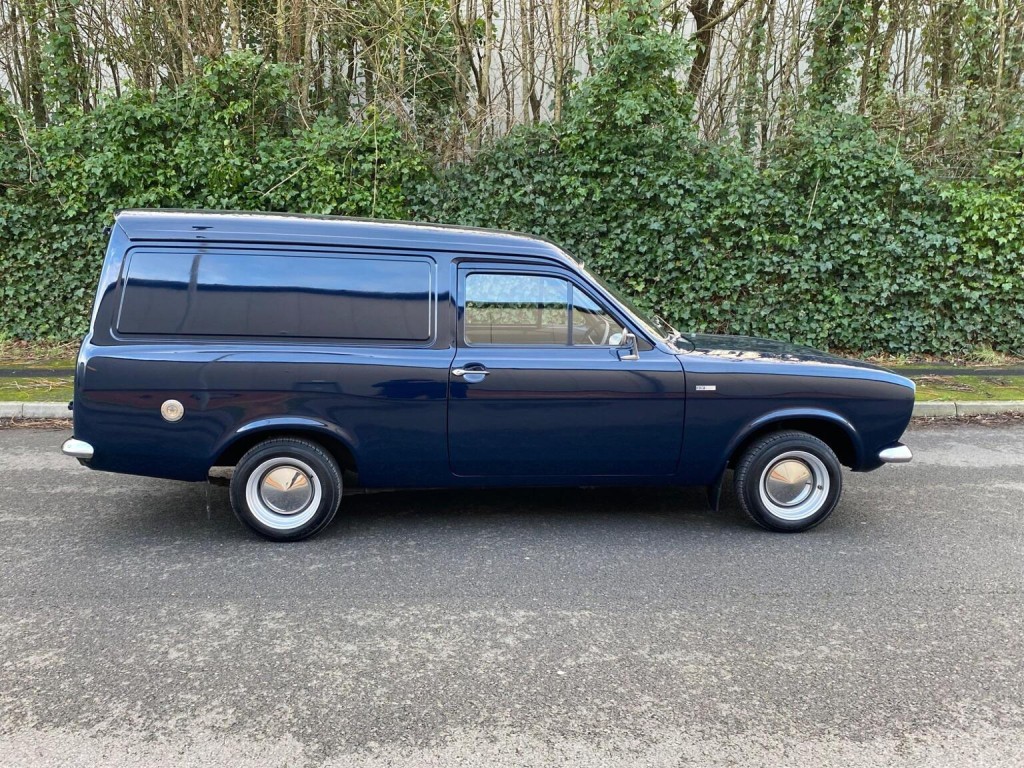 FORD ESCORT
