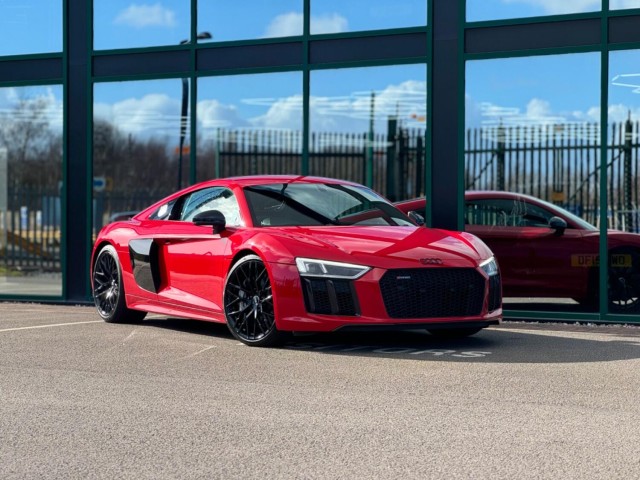 AUDI R8