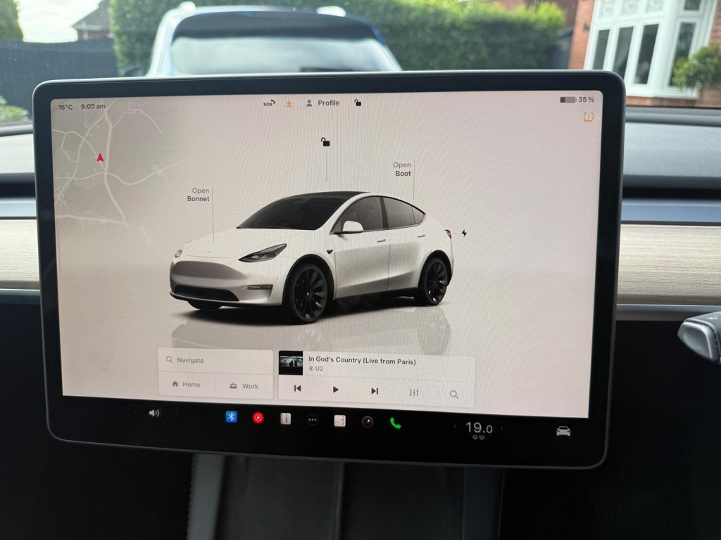 TESLA MODEL Y