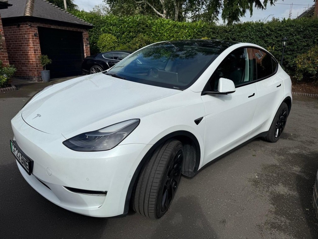TESLA MODEL Y