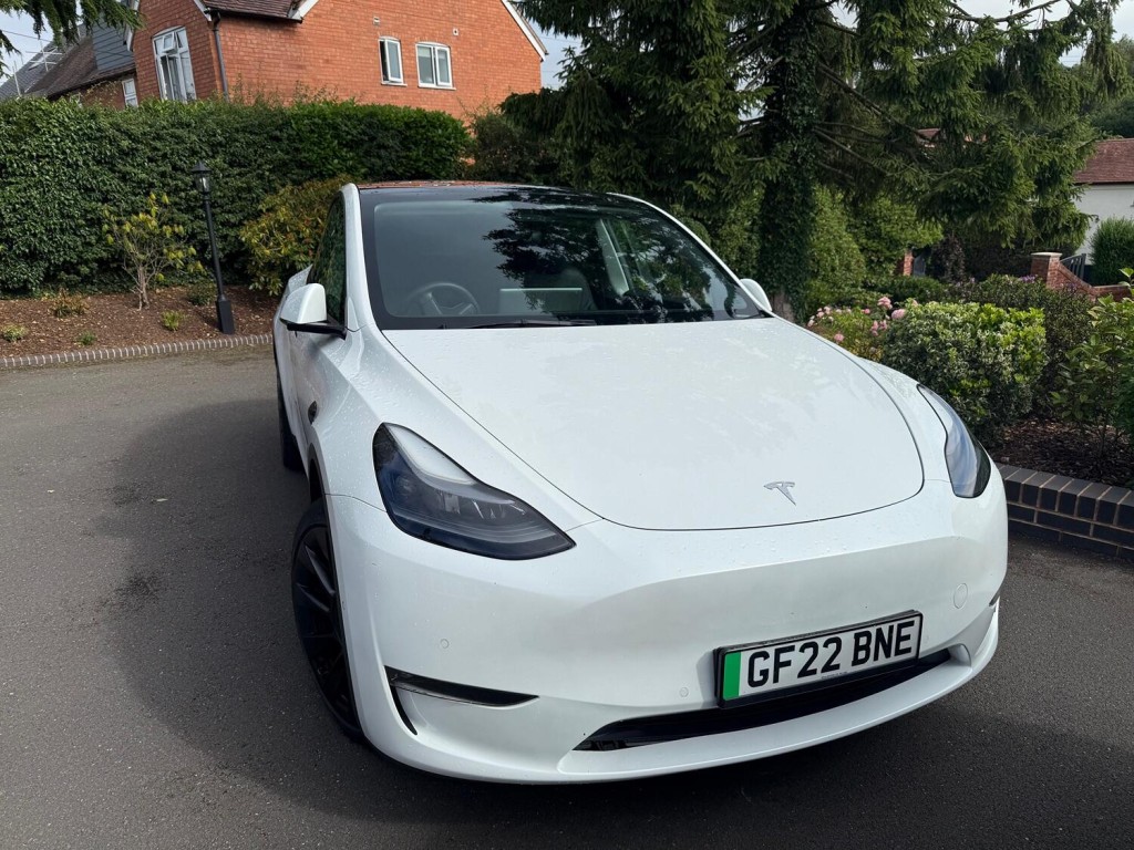 TESLA MODEL Y