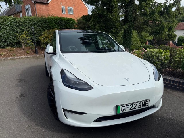TESLA MODEL Y