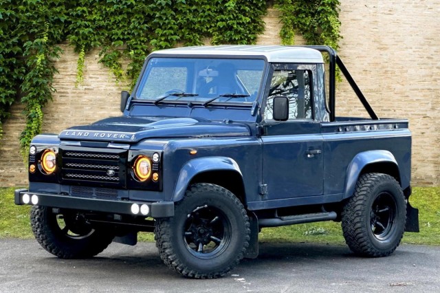 LAND ROVER DEFENDER 90 2.4 TDCi 4WD SWB Euro 4 2dr