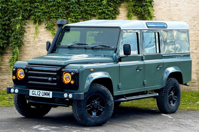 LAND ROVER DEFENDER 110 2.2 TDCi Utility Wagon 4WD MWB Euro 5 5dr