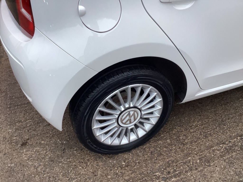 VOLKSWAGEN UP