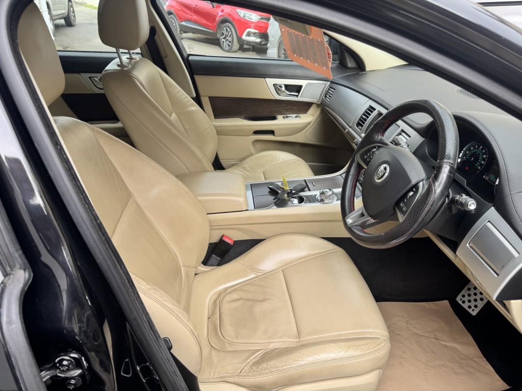 JAGUAR XF