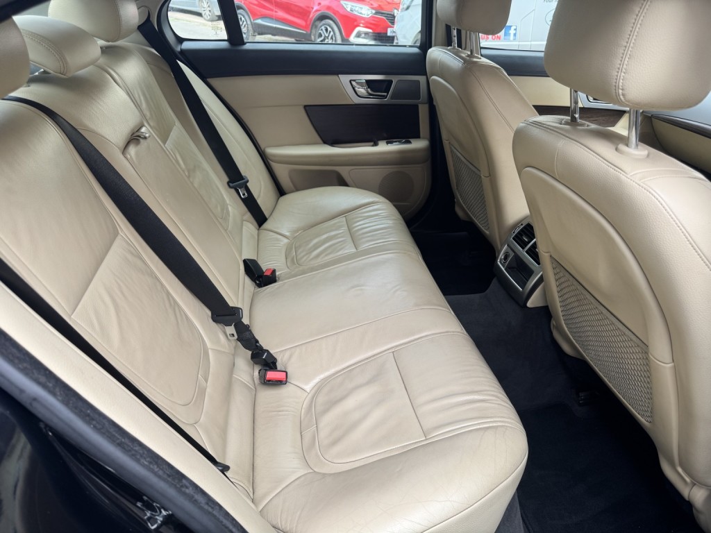 JAGUAR XF