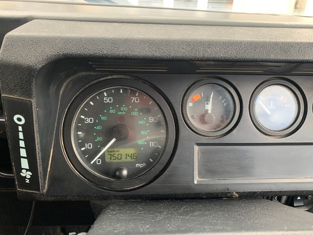 LAND ROVER DEFENDER 110