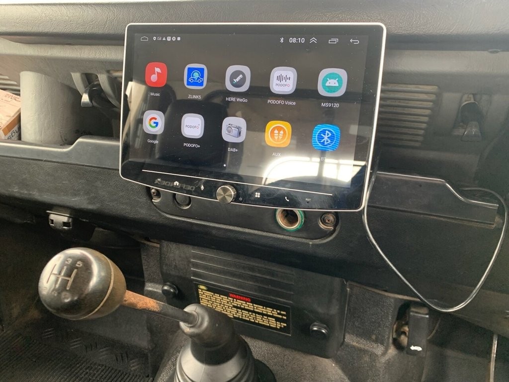 LAND ROVER DEFENDER 110