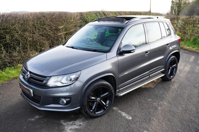 VOLKSWAGEN TIGUAN 2.0 TDI BlueMotion Tech R-Line DSG 4WD Euro 5 (s/s) 5dr (Nav)