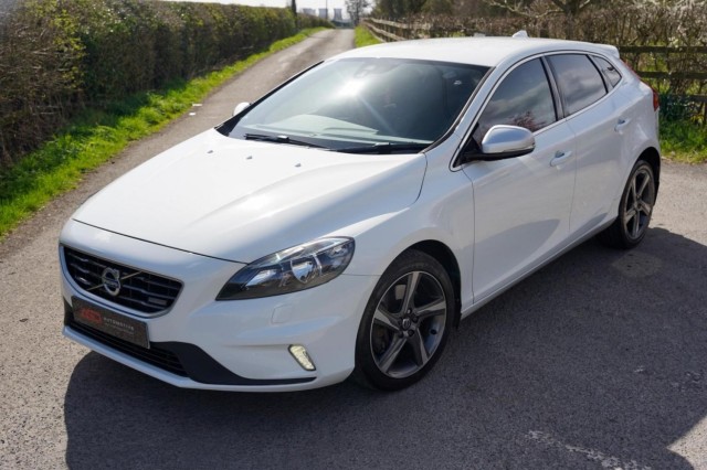 VOLVO V40 2.0 D4 R-Design Nav Euro 6 (s/s) 5dr