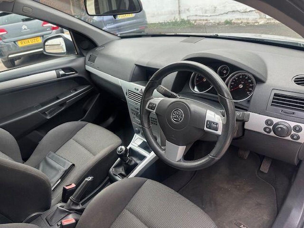 VAUXHALL ASTRA