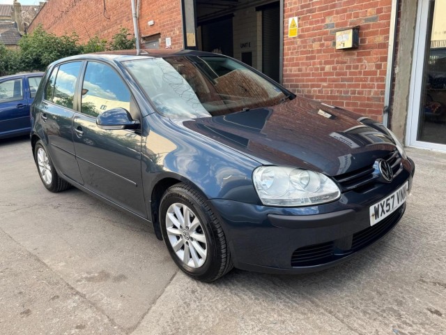 VOLKSWAGEN GOLF 1.6 FSI Match 5dr