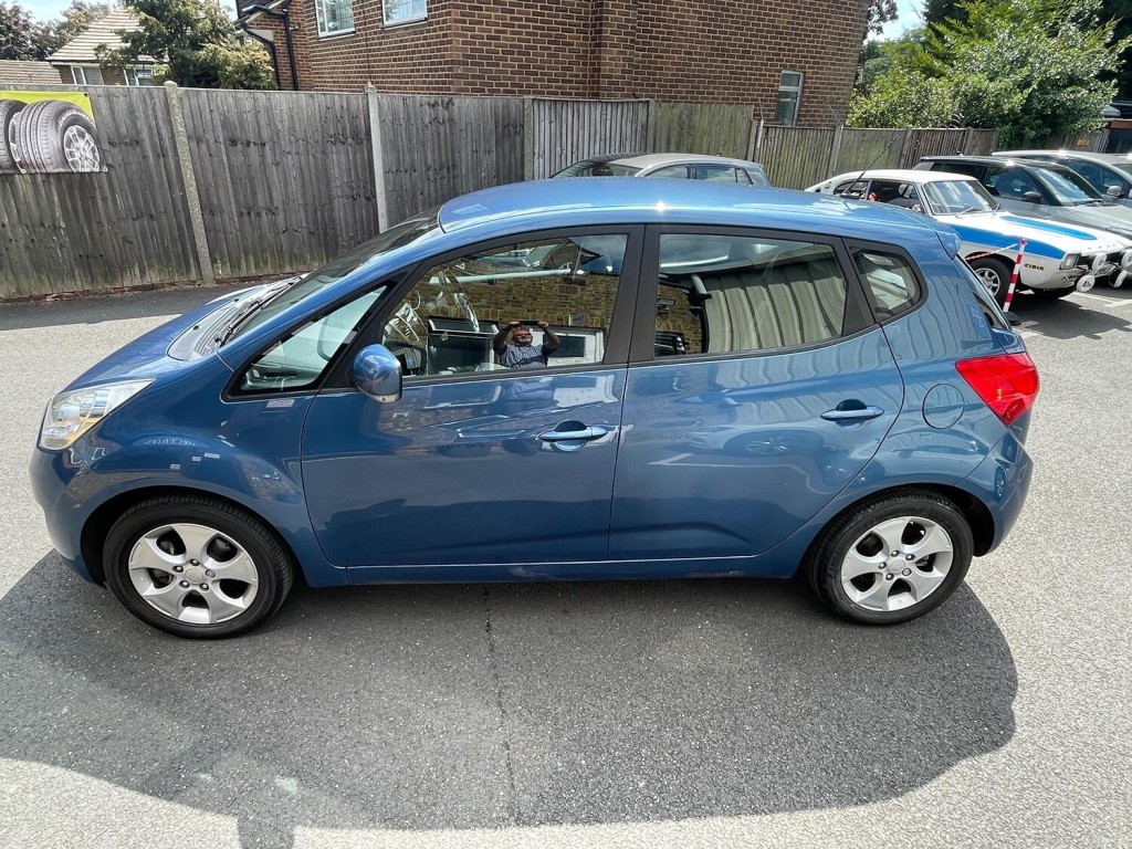 KIA VENGA