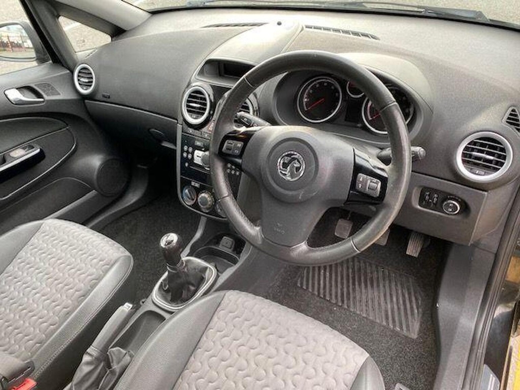 VAUXHALL CORSA