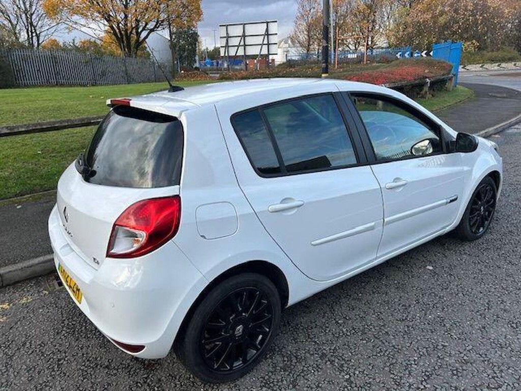 RENAULT CLIO
