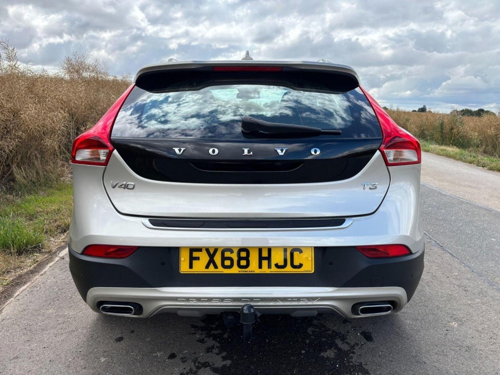 VOLVO V40 CROSS COUNTRY