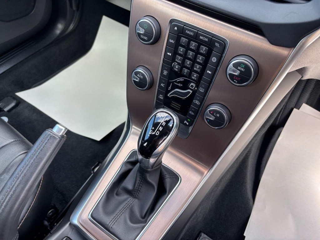 VOLVO V40 CROSS COUNTRY