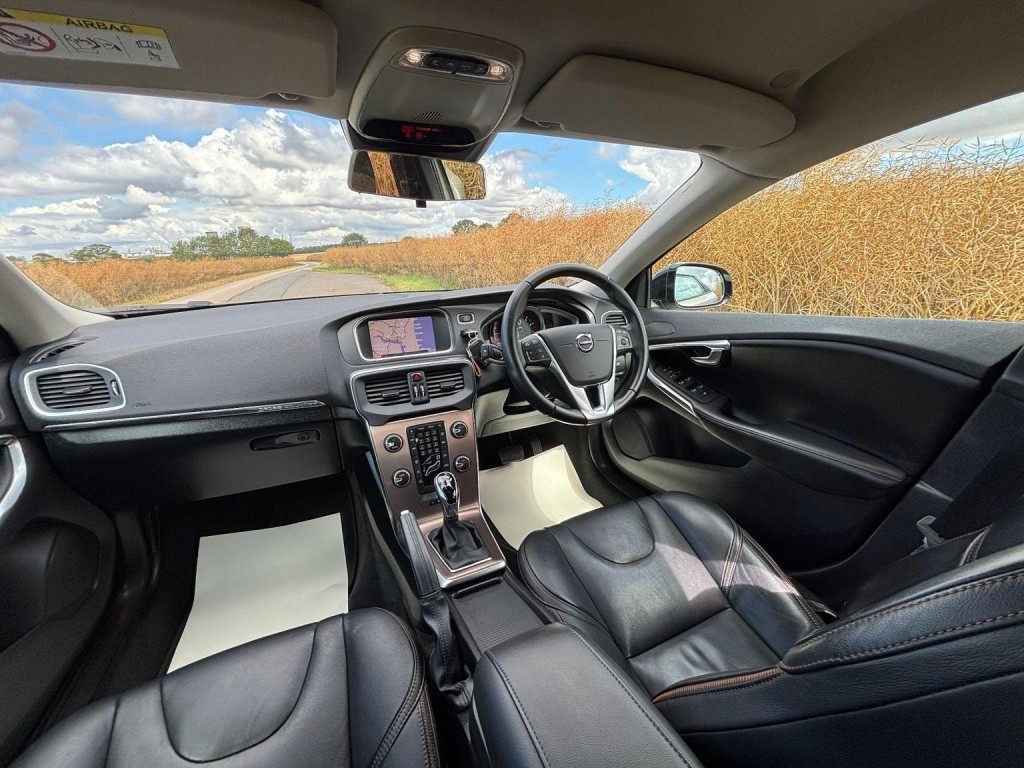 VOLVO V40 CROSS COUNTRY