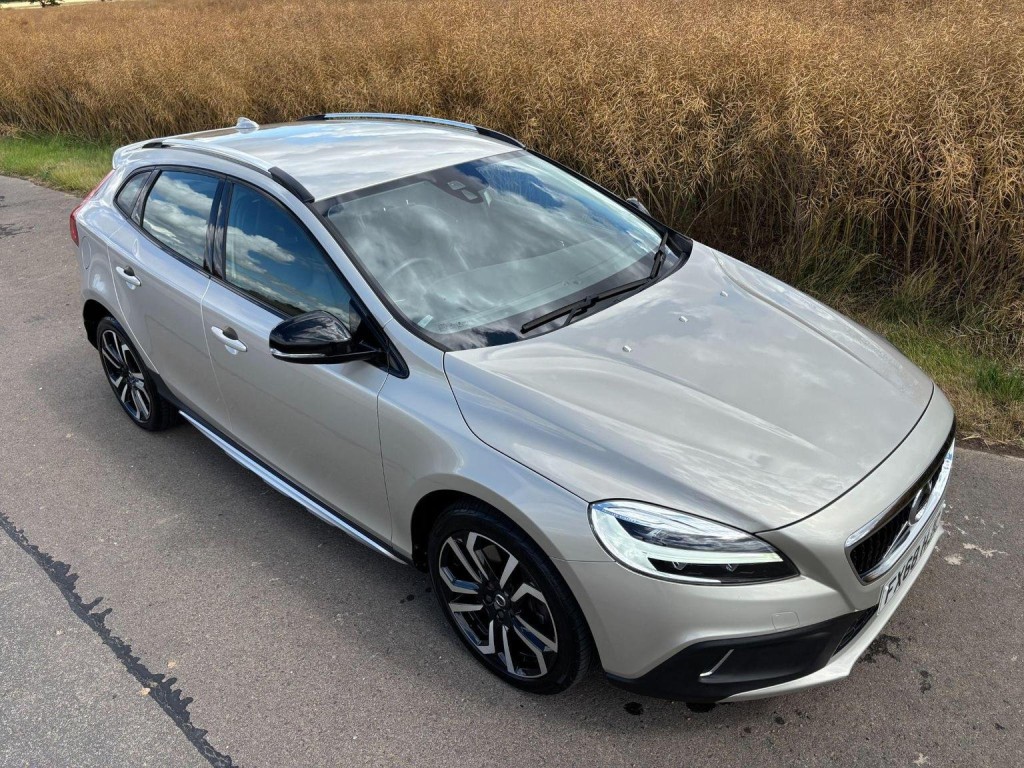 VOLVO V40 CROSS COUNTRY