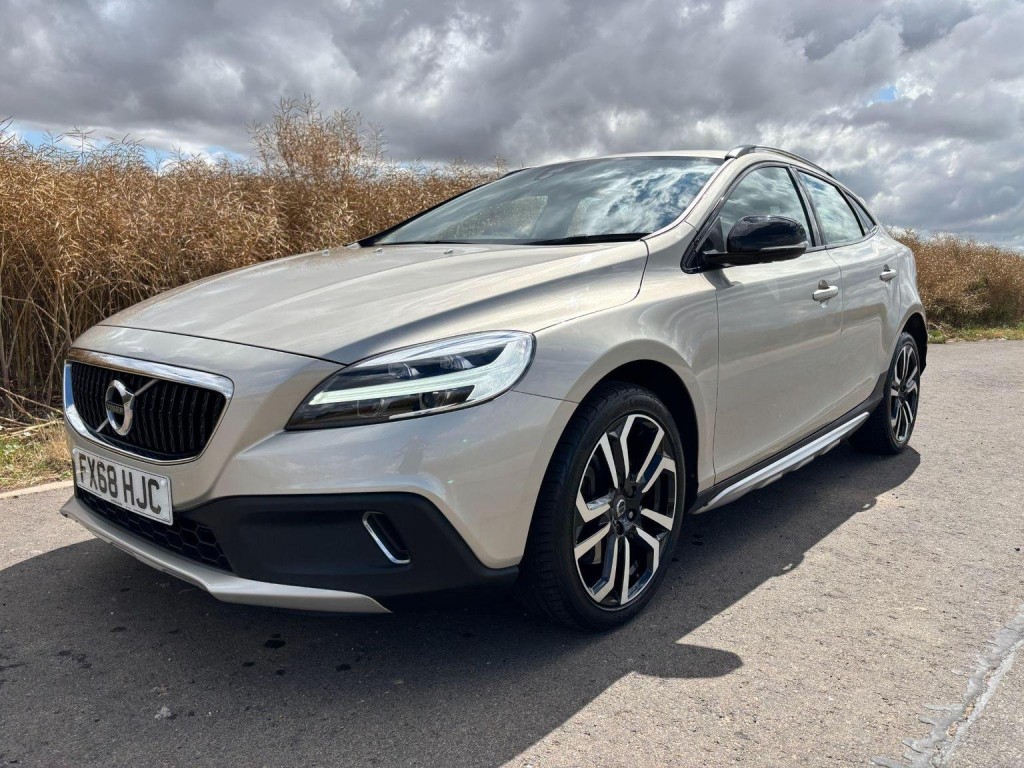 VOLVO V40 CROSS COUNTRY