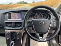 VOLVO V40 CROSS COUNTRY