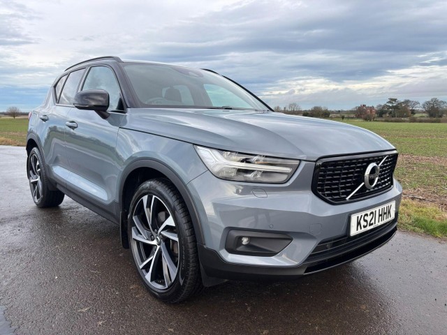 VOLVO XC40