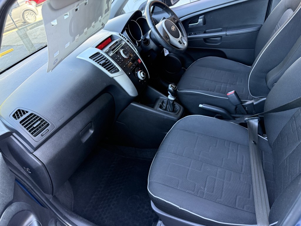 KIA VENGA