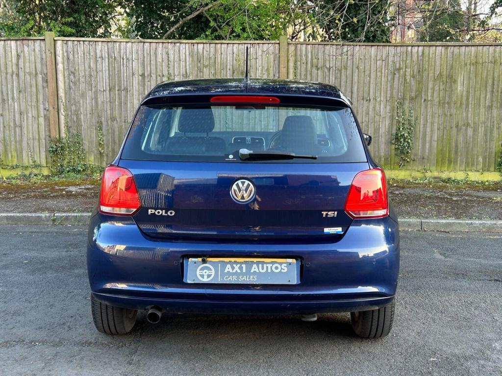 VOLKSWAGEN POLO
