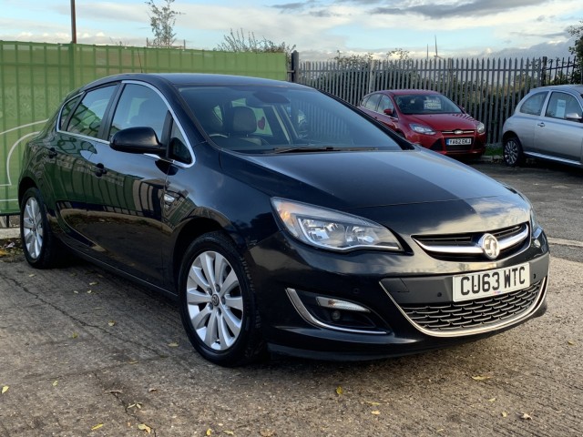 VAUXHALL ASTRA 2.0 CDTi ecoFLEX Elite